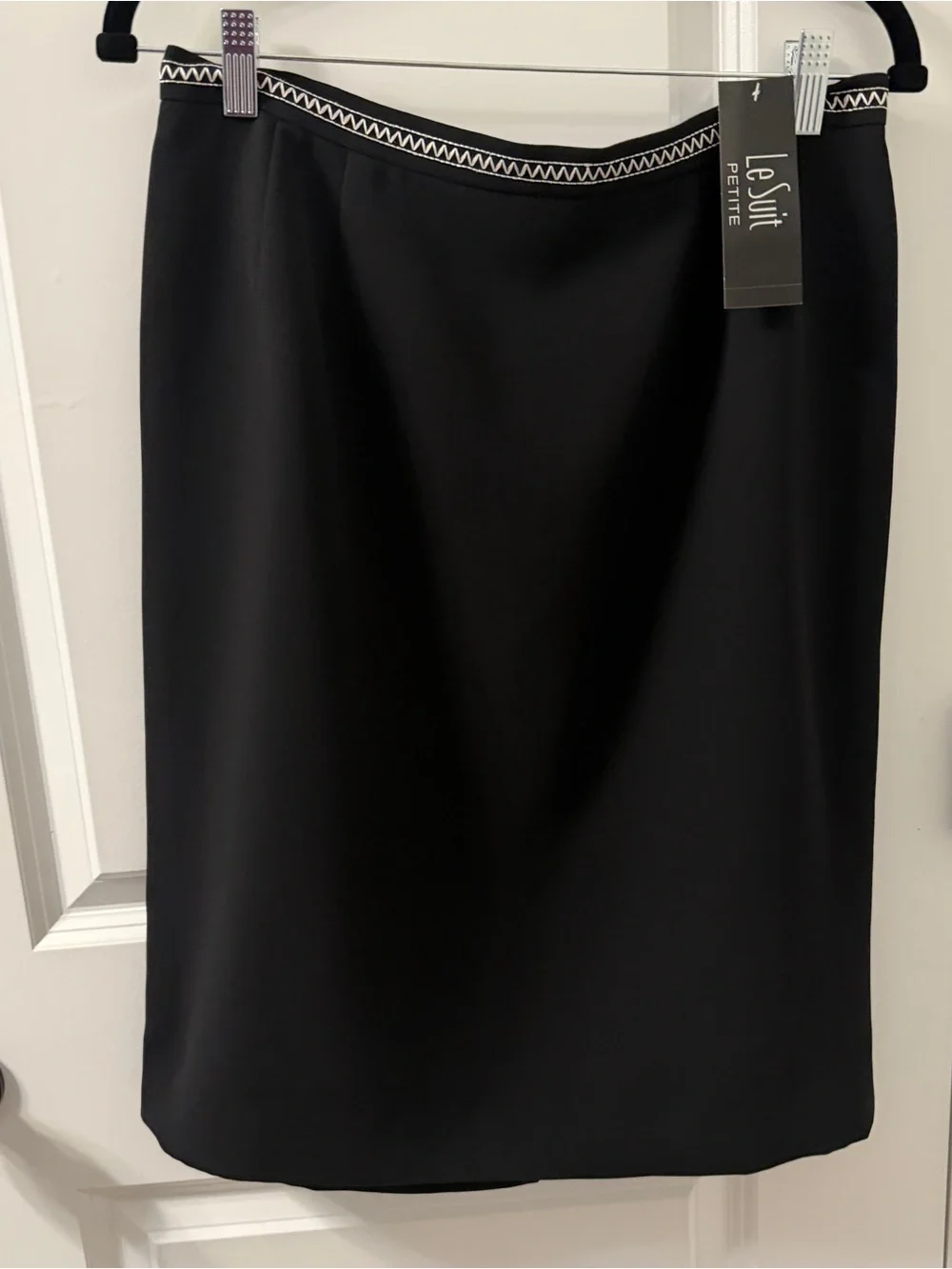 NWOT $240 LE SUIT Women's 12P Blazer Jacket Skirt Suit Set with Contrast Trim